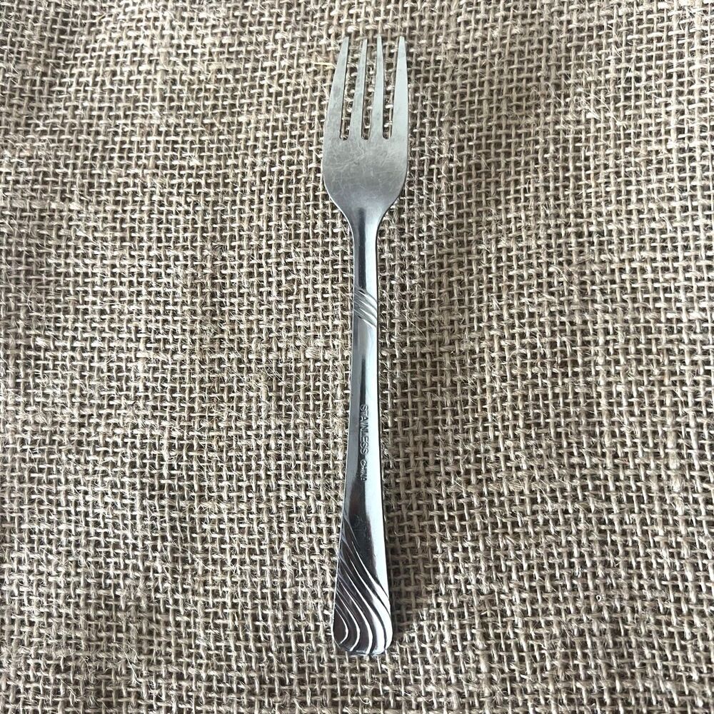 Stainless Steel Dinner Fork Discontinued PFF 100 Pfaltzgraff Flatware Dinnerware - Picture 3 of 4